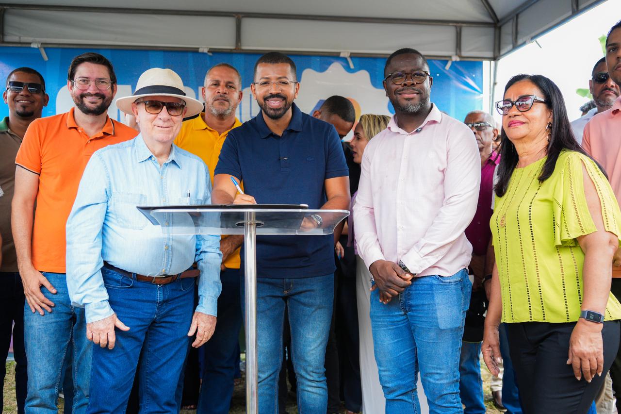 Prefeitura de Candeias dá  largada para obras da Creche  municipal na Caroba.